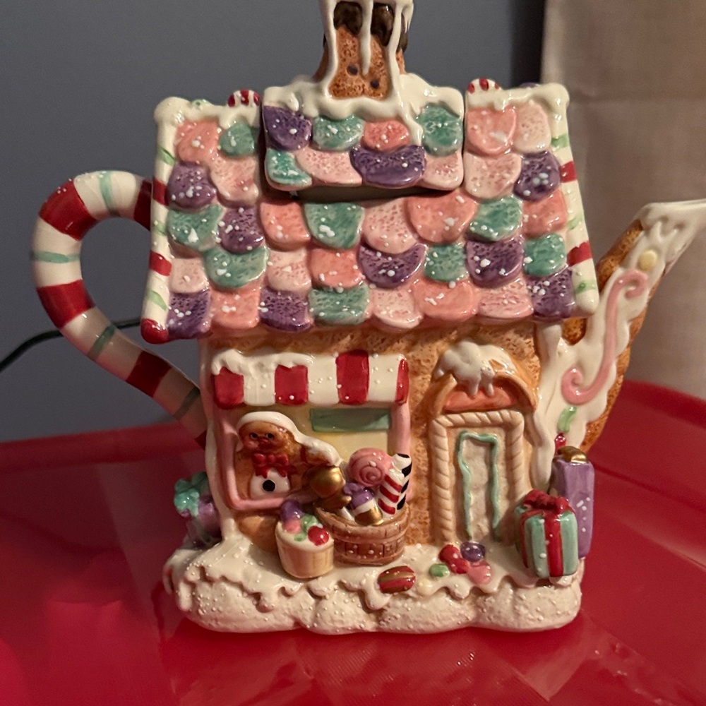 Fitz and Floyd Colorful Gingerbread House Teapot